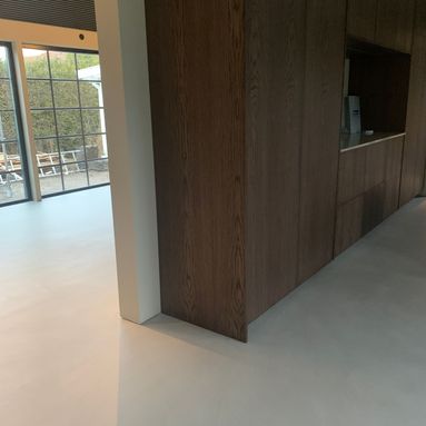Golv i Microcement